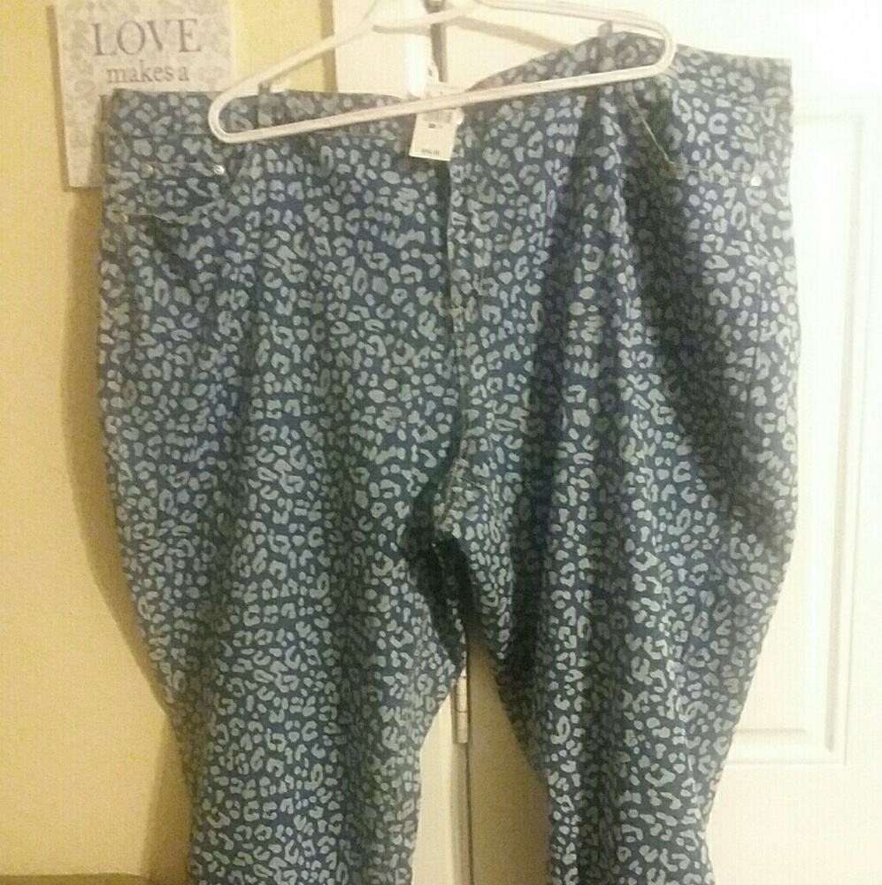 ANIMAL PRINT SKINNY JEAN